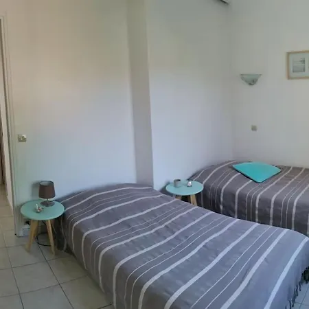 La Belvilloise , Maison 6 Personnes Avec Jardin Terrasse Et Proche بيت للعطل