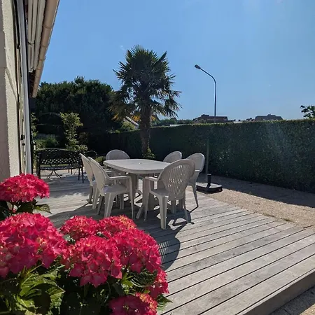 Dom wakacyjny La Belvilloise , Maison 6 Personnes Avec Jardin Terrasse Et Proche