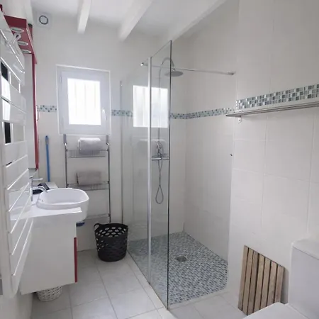La Belvilloise , Maison 6 Personnes Avec Jardin Terrasse Et Proche