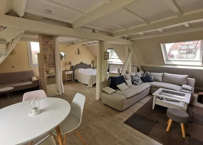 La Belvilloise , Maison 6 Personnes Avec Jardin Terrasse Et Proche