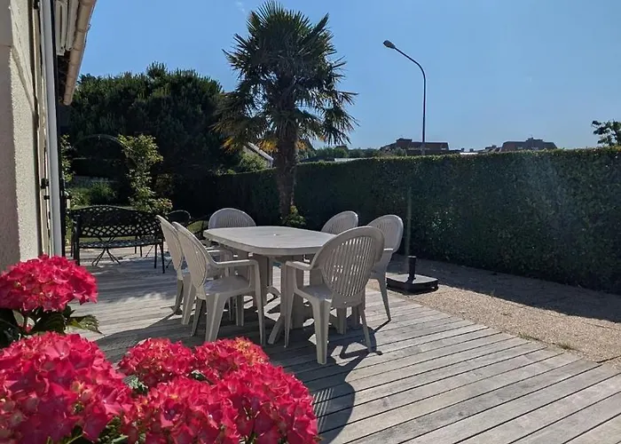 Casa vacanze La Belvilloise , Maison 6 Personnes Avec Jardin Terrasse Et Proche
