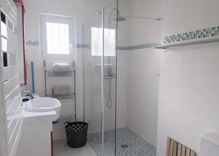 La Belvilloise , Maison 6 Personnes Avec Jardin Terrasse Et Proche